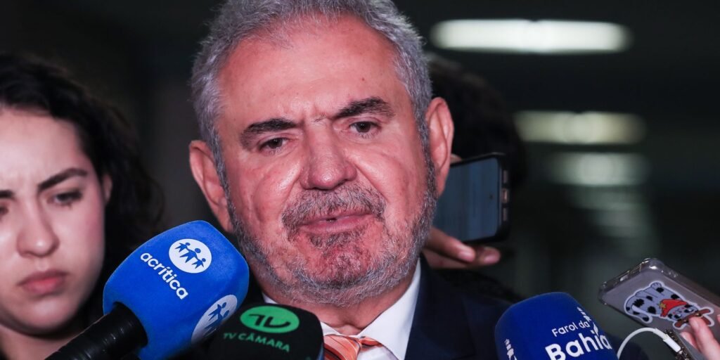 Relator do Orçamento 2025 projeta superávit primário de R$ 15 bilhões Relator do Orçamento 2025 projeta superávit primário de R$ 15 bilhões