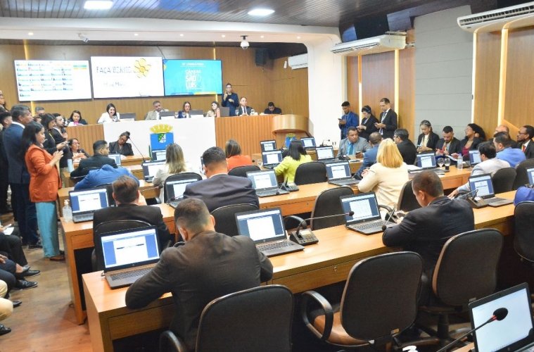 Câmara aprova cinco projetos de lei Câmara aprova cinco projetos de lei