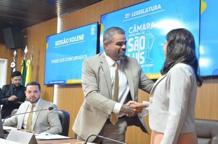 Câmara de São Luís dá posse a 11 novos servidores concursados