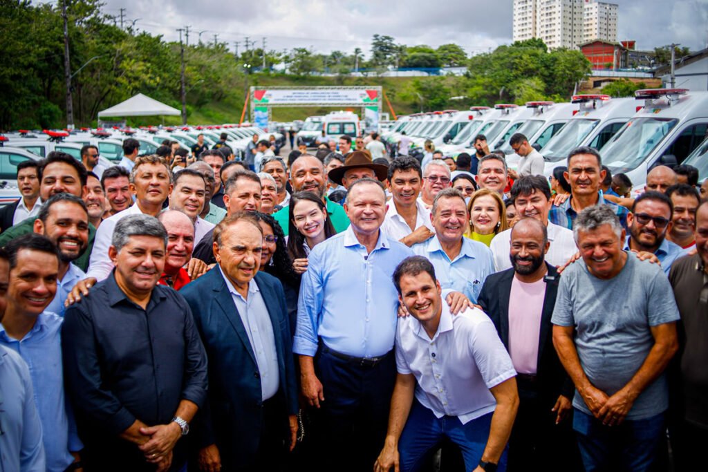 Governdaor Carlos Brandão entregou 71 novas ambulâncias e mais 40 viaturas para a segurança