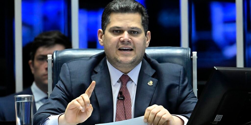 Alcolumbre manda arquivar PEC da Blindagem após rejeição de CCJ Alcolumbre manda arquivar PEC da Blindagem após rejeição de CCJ