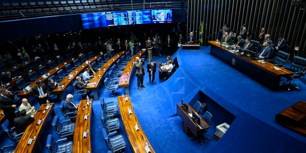 CCJ do Senado pode enterrar PEC da Blindagem nesta quarta (24) CCJ do Senado pode enterrar PEC da Blindagem nesta quarta (24)