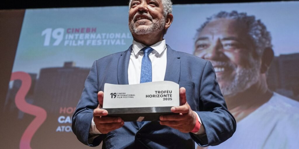 Abertura do CineBH homenageia Carlos Francisco, com sala lotada Abertura do CineBH homenageia Carlos Francisco, com sala lotada