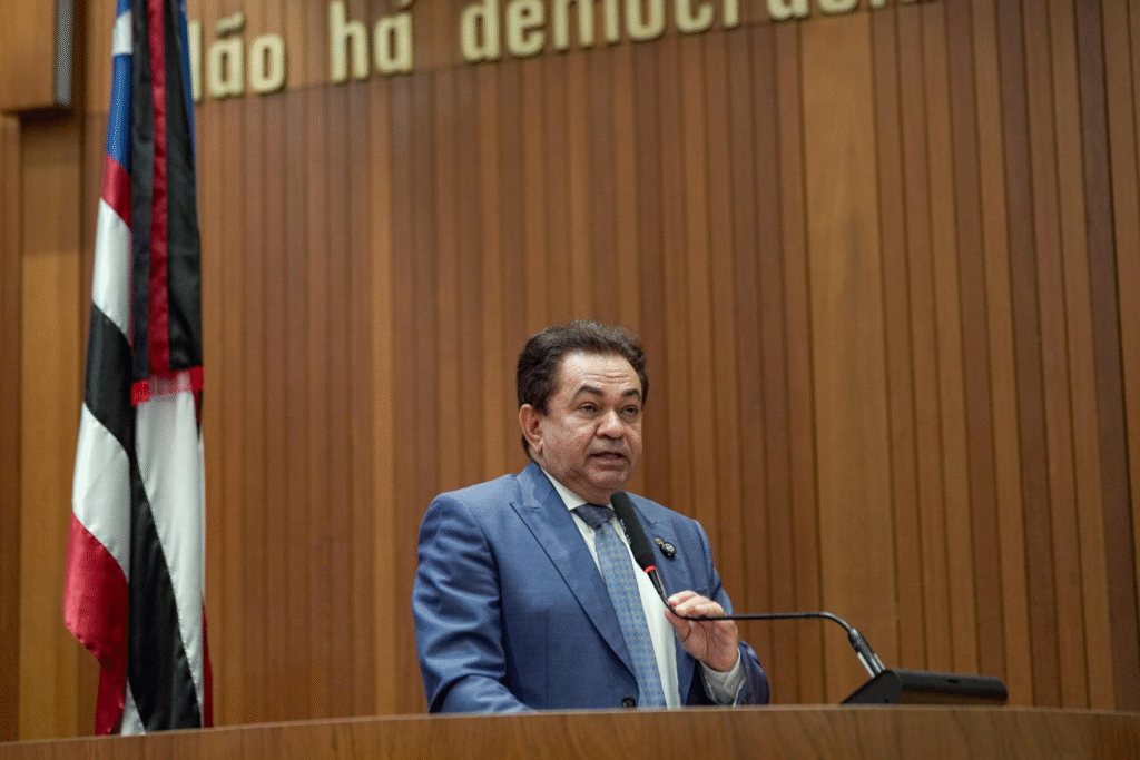 Deputado Antônio Pereira critica oposição e exalta avanços do governo Brandão Deputado Antônio Pereira critica oposição e exalta avanços do governo Brandão