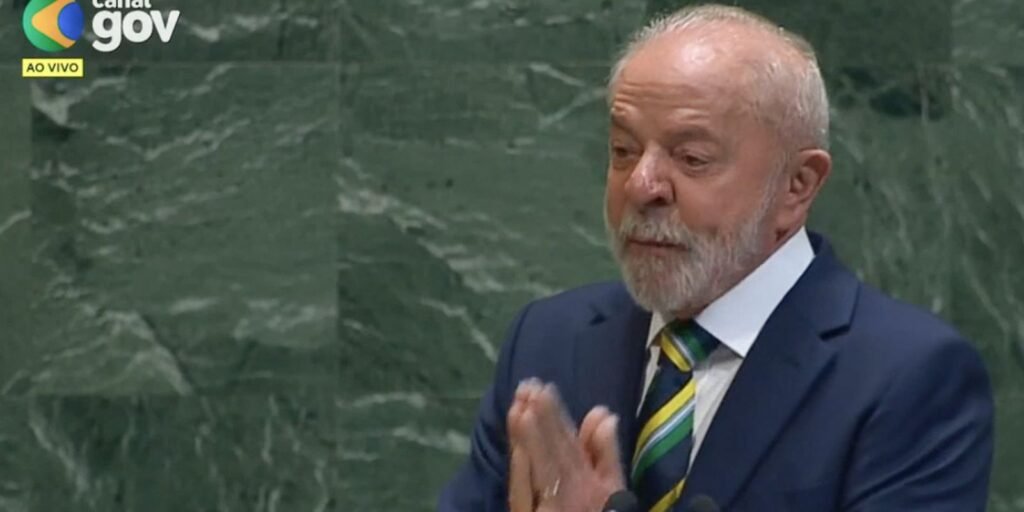 Pobreza é tão inimiga da democracia quanto extremismo, diz Lula na ONU