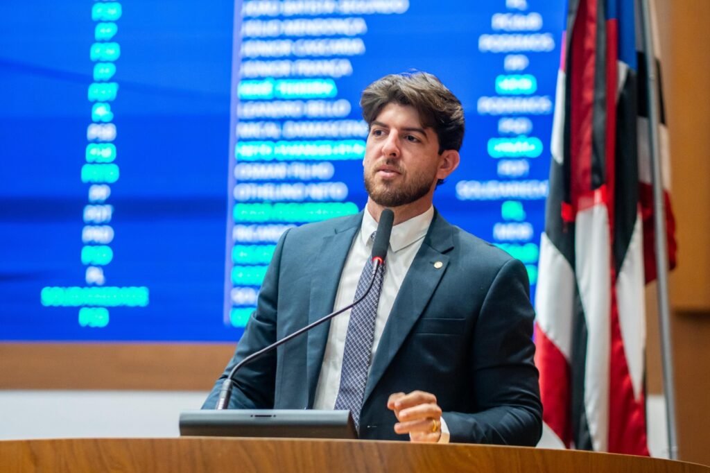 Deputado Davi Brandão reafirma seus compromissos políticos e se consolida como um dos principais nomes para renovar o mandato em 2026 Deputado Davi Brandão reafirma seus compromissos políticos e se consolida como um dos principais nomes para renovar o mandato em 2026