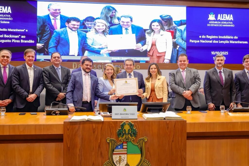 Deputado Cláudio Cunha entrega Título de Cidadão Maranhense ao ministro Carlos Brandão Deputado Cláudio Cunha entrega Título de Cidadão Maranhense ao ministro Carlos Brandão