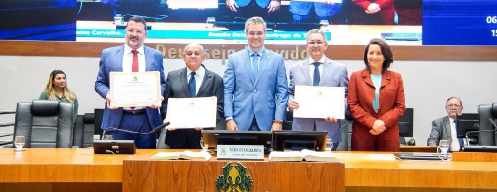 Assembleia outorga Título de ‘Cidadão Maranhense’ a tabeliães de São Luís, Açailândia e São João dos Patos Assembleia outorga Título de ‘Cidadão Maranhense’ a tabeliães de São Luís, Açailândia e São João dos Patos