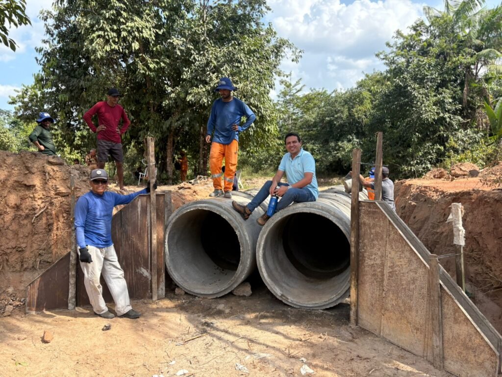 Ary Menezes acompanha obras de melhoria em estradas vicinais de Nova Olinda do Maranhão