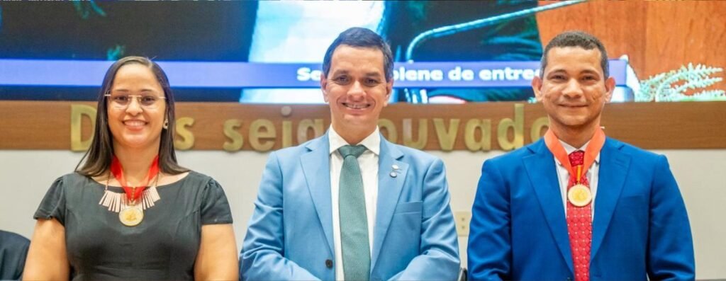 Assembleia concede Medalha do Mérito Legislativo ‘Terezinha Rego’ a educadores Assembleia concede Medalha do Mérito Legislativo ‘Terezinha Rego’ a educadores