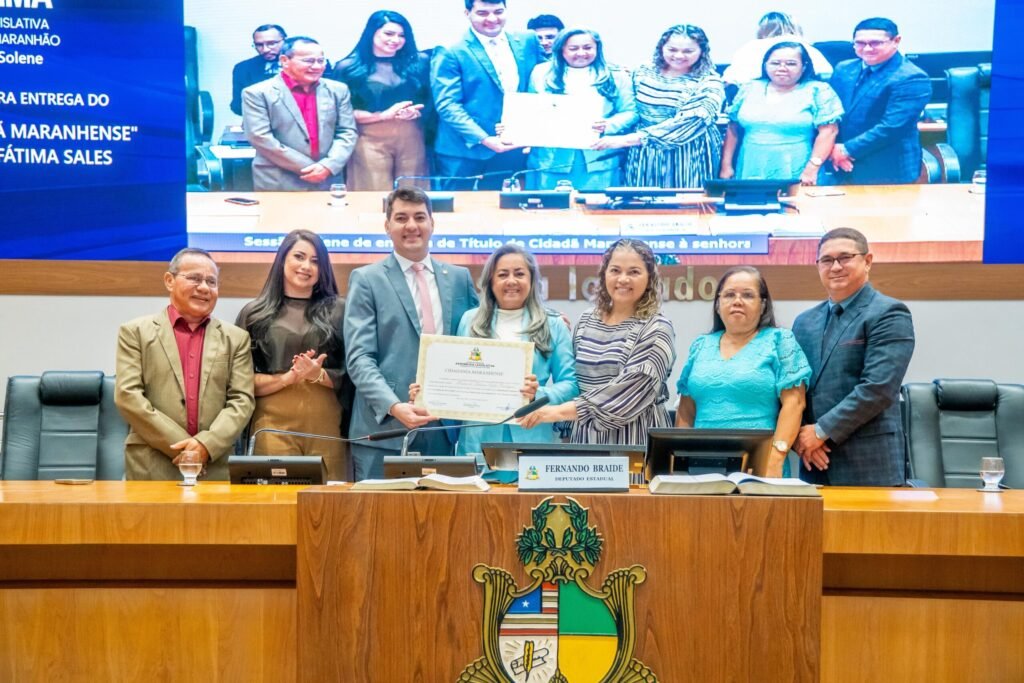 Assembleia entrega Título de Cidadã Maranhense à enfermeira Fátima Sales Assembleia entrega Título de Cidadã Maranhense à enfermeira Fátima Sales