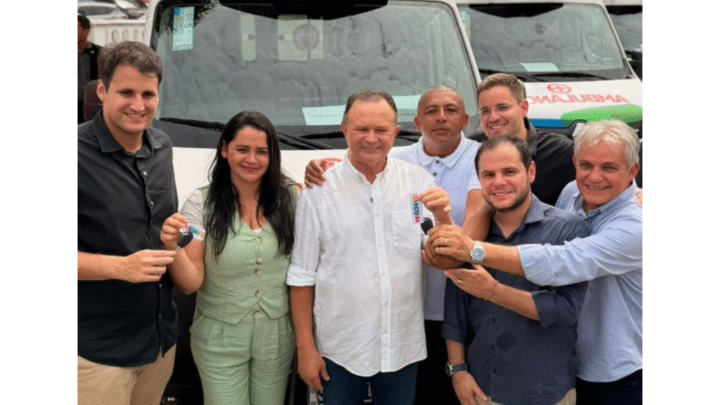 Entrega de ambulância melhora estrutura de saúde em Timbiras com participação de Dr. Antônio Borba