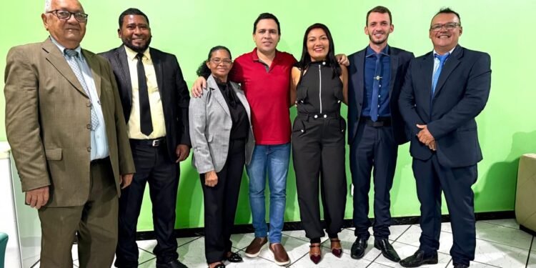 Prefeito Ary Menezes reúne-se com vereadores da base do governo