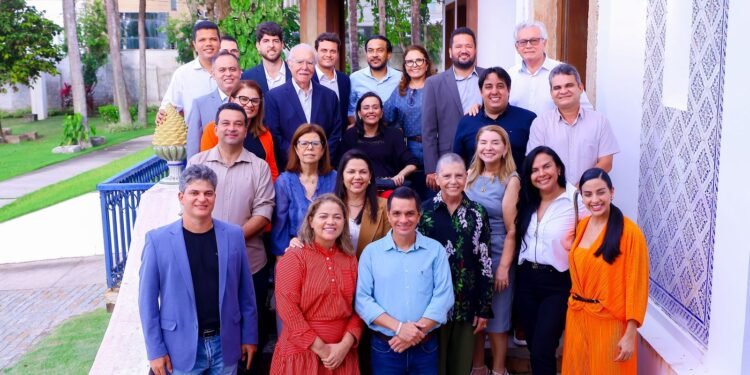 Deputados fazem visita de cortesia a Roseana Sarney após retorno de tratamento de saúde em São Paulo
