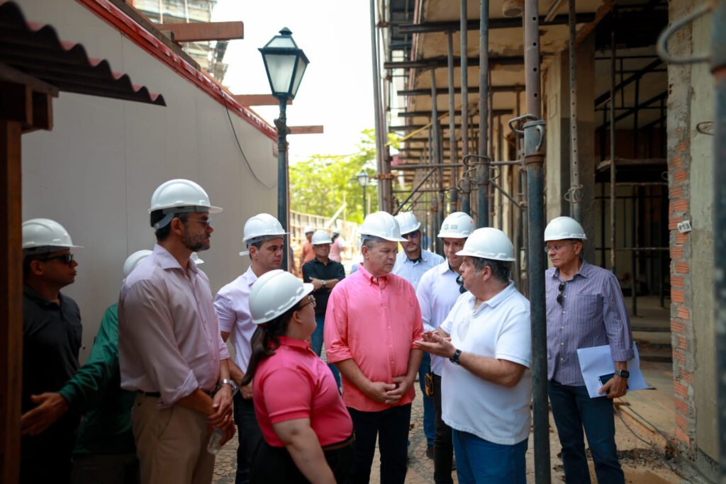 Governador Carlos Brandão vistoria obra de revitalização do antigo Palácio do Comércio e avança com intervenções por todo o Centro Histórico Governador Carlos Brandão vistoria obra de revitalização do antigo Palácio do Comércio e avança com intervenções por todo o Centro Histórico