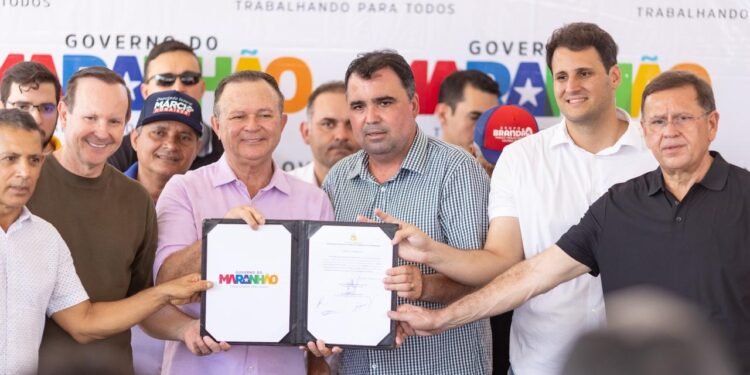 Orleans Brandão cumpre agenda municipalista com entrega de obras e assinaturas para novos investimentos em Loreto