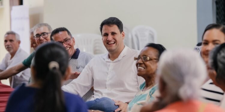 Orleans Brandão reúne-se com moradores do Lira e destaca importância do bairro na construção de seu plano de governo
