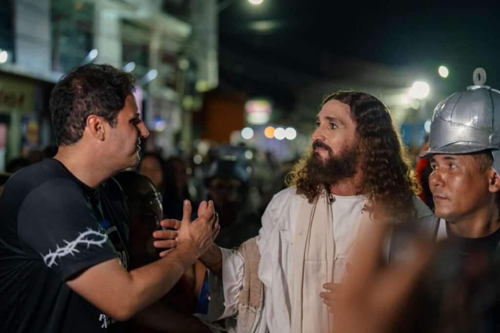 Orleans Brandão prestigia Via Sacra do Anjo da Guarda e destaca força do espetáculo para a cultura maranhense Orleans Brandão prestigia Via Sacra do Anjo da Guarda e destaca força do espetáculo para a cultura maranhense