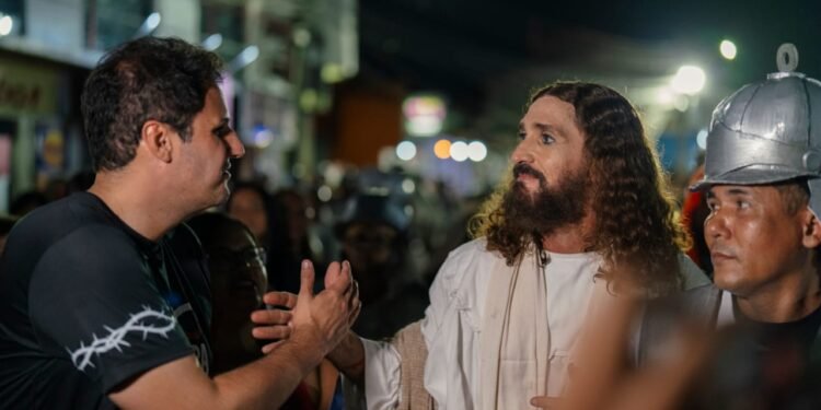 Orleans Brandão prestigia Via Sacra do Anjo da Guarda e destaca força do espetáculo para a cultura maranhense