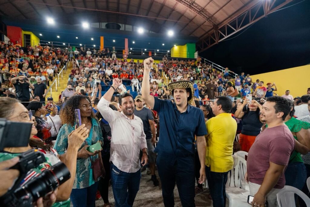 Mais de 300 grupos culturais declaram apoio à pré-candidatura de Orleans em grande ato com fazedores de cultura