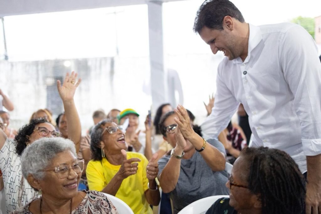 Em roda de conversa com idosos, Orleans assume compromissos com a terceira idade