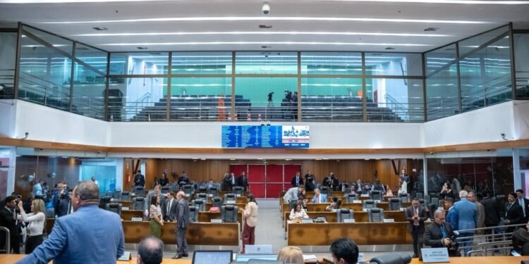 Assembleia Legislativa aprova criação da política de oncologia infantil, de autoria do deputado Wellington do Curso