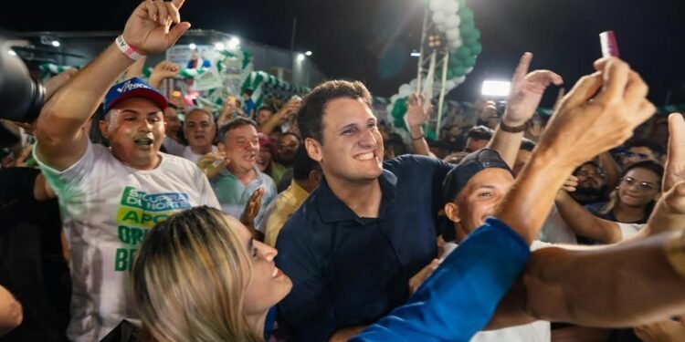 Orleans Brandão comemora com multidão em Presidente Dutra crescimento de sua pré-campanha em todo o estado