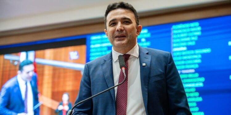 “Não vi revolta quando se beneficiaram”, afirma Dr. Yglésio sobre postura dos deputados da oposição
