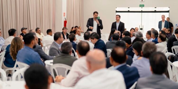 Em reunião com empresários, Orleans Brandão amplia diálogo com setor produtivo