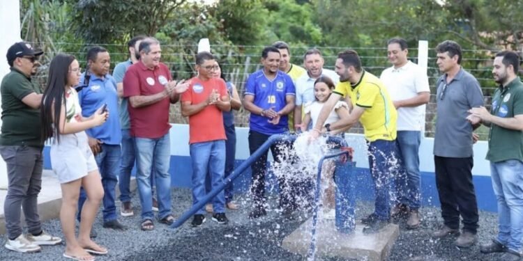 Fernando Pessoa entrega casas, ambulância e inaugura poço durante Prefeitura na Comunidade na Cigana