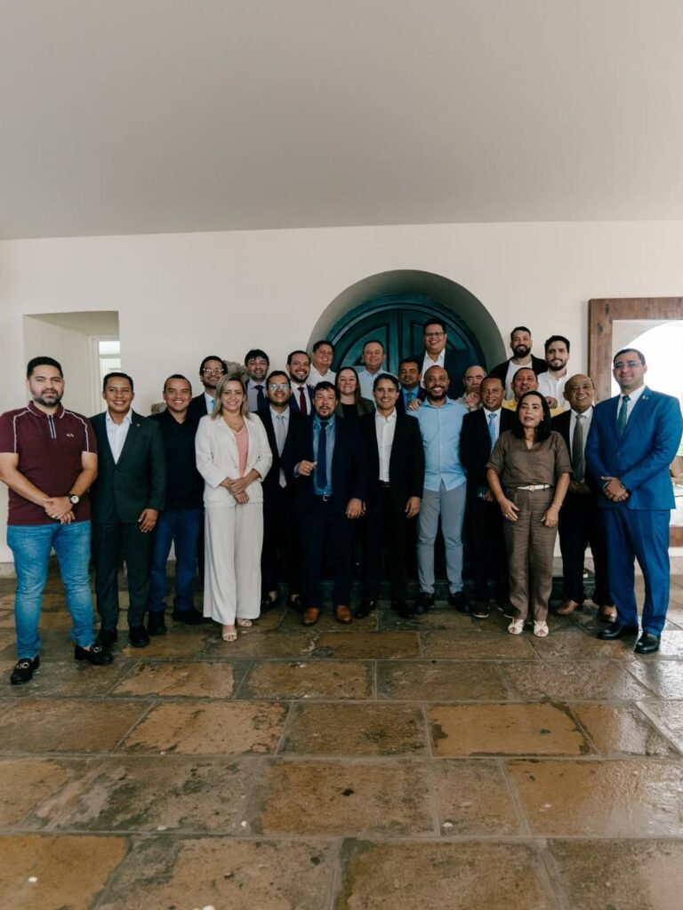 Governador Carlos Brandão recebe vereadores de São Luís para diálogo sobre obras na capital Governador Carlos Brandão recebe vereadores de São Luís para diálogo sobre obras na capital