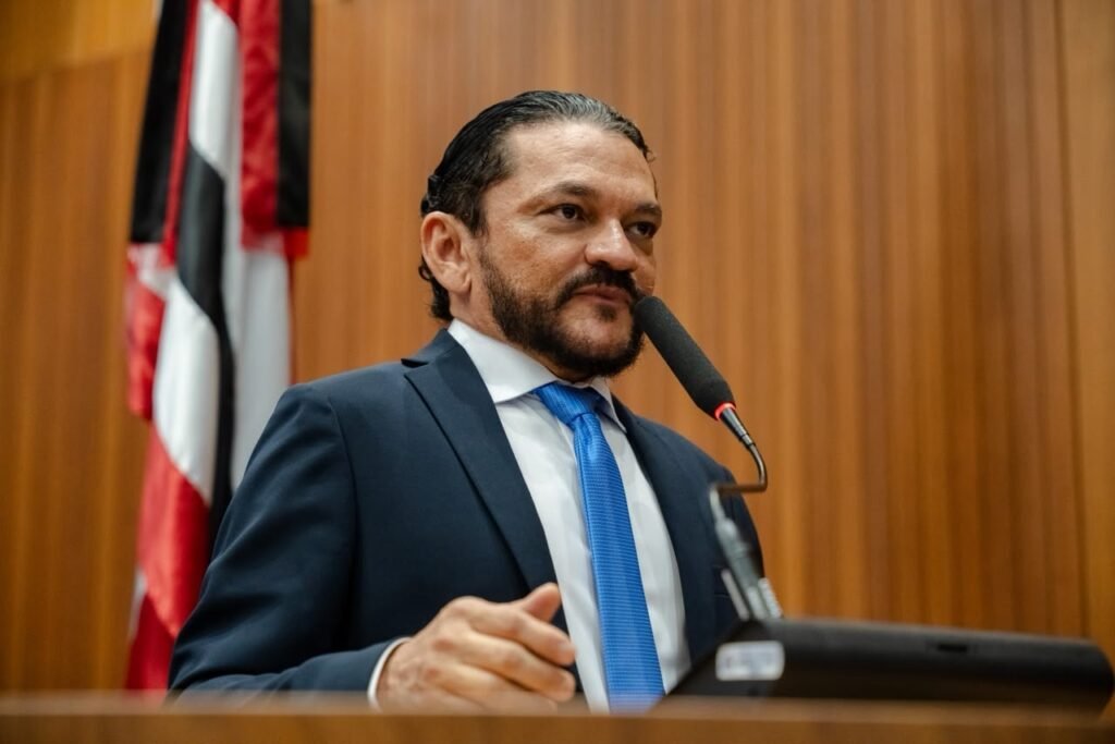 Cláudio Cunha destaca inauguração de estrada de acesso à praia de Cedral 