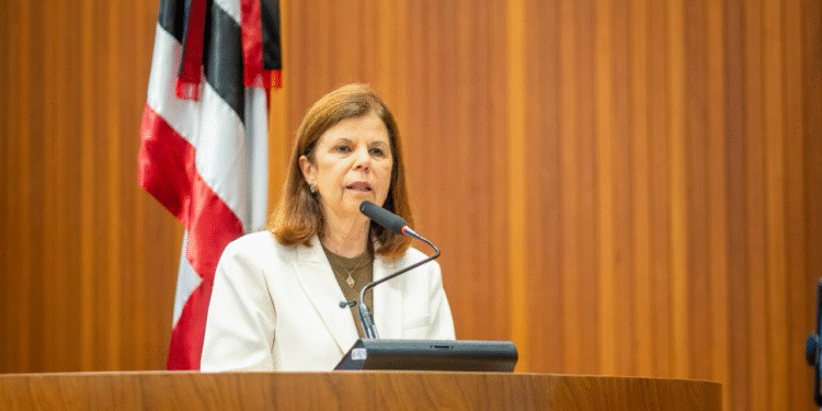 Helena Duailibe destina emenda para implantação de Centro de Oncologia Endoscópica