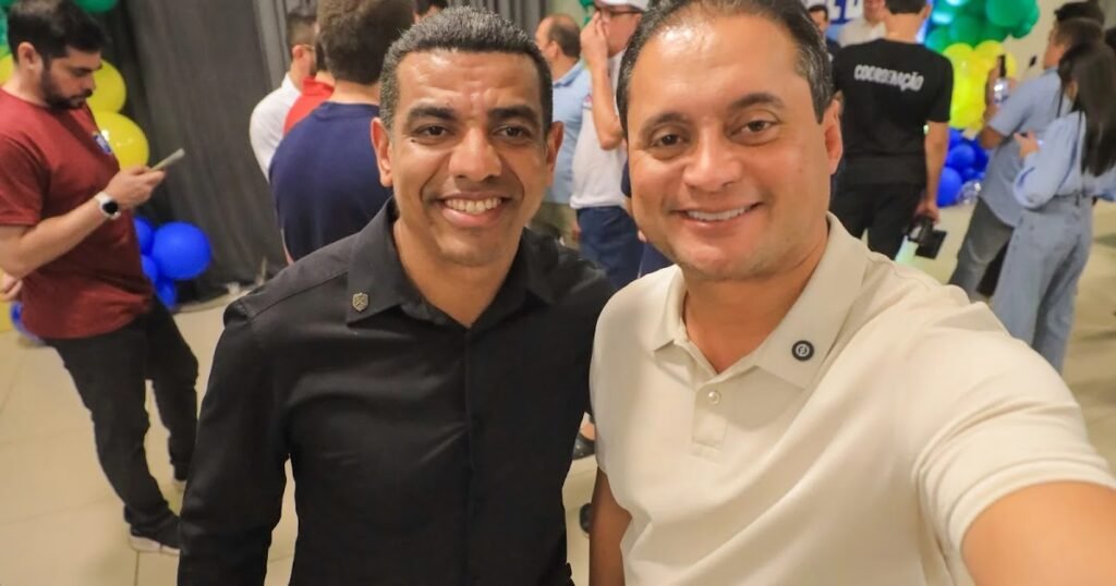 Senador Weverton amplia frente política e anuncia pastor da Universal como suplente ao Senado Senador Weverton amplia frente política e anuncia pastor da Universal como suplente ao Senado