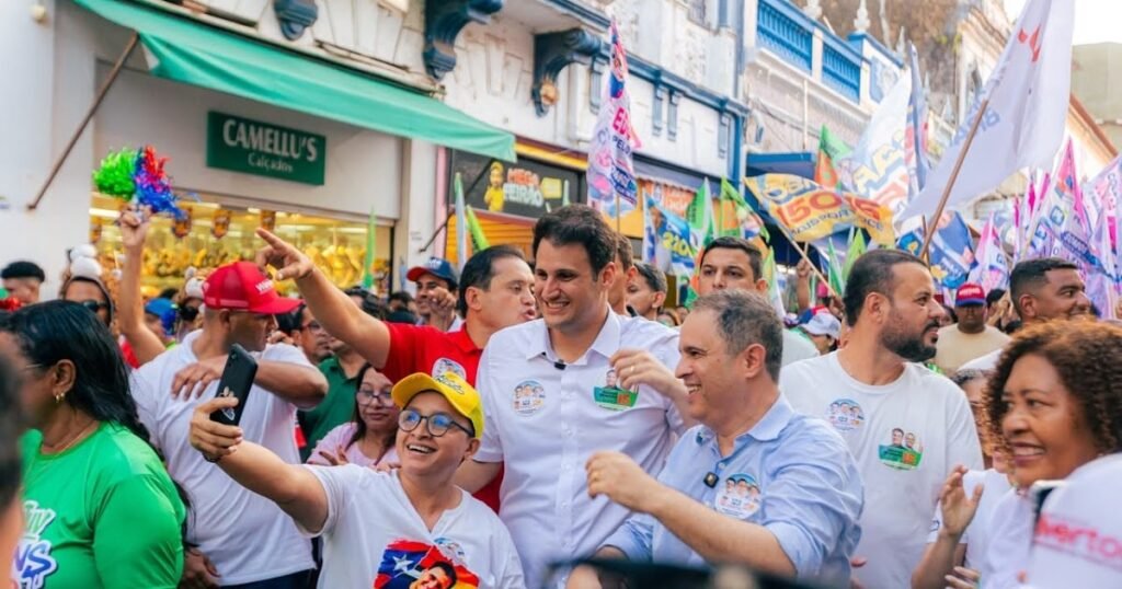 Em caminhada histórica na Rua Grande, Orleans Brandão mobiliza multidão e reforça propostas para São Luís Em caminhada histórica na Rua Grande, Orleans Brandão mobiliza multidão e reforça propostas para São Luís