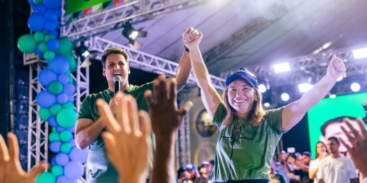 Barreirinhas – Orleans Brandão participa de lançamento da candidatura de Iracema Vale em ato que reúne 10 mil pessoas