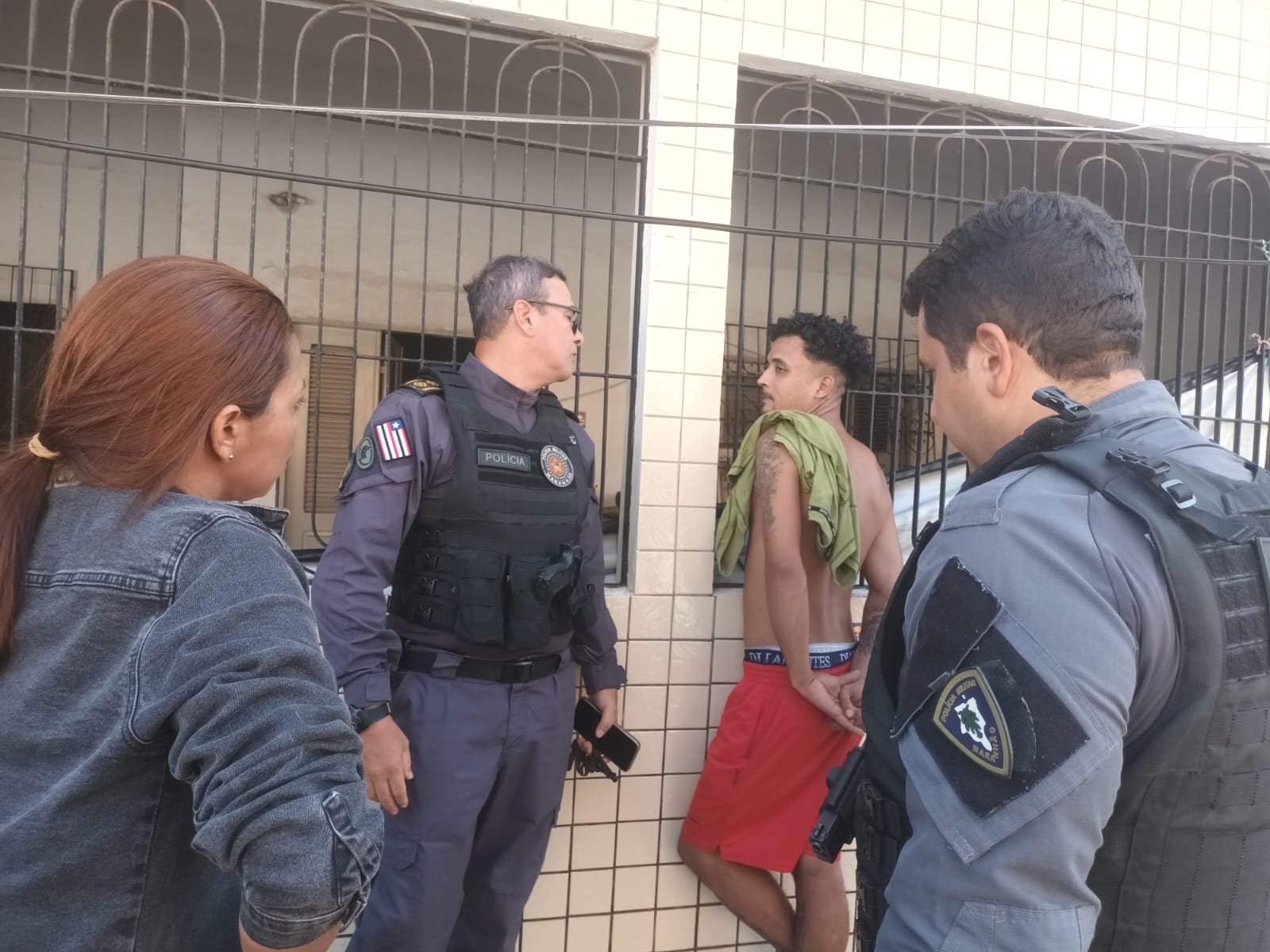Polícia Militar prende dois suspeitos após roubo a clínica odontológica no Cohatrac