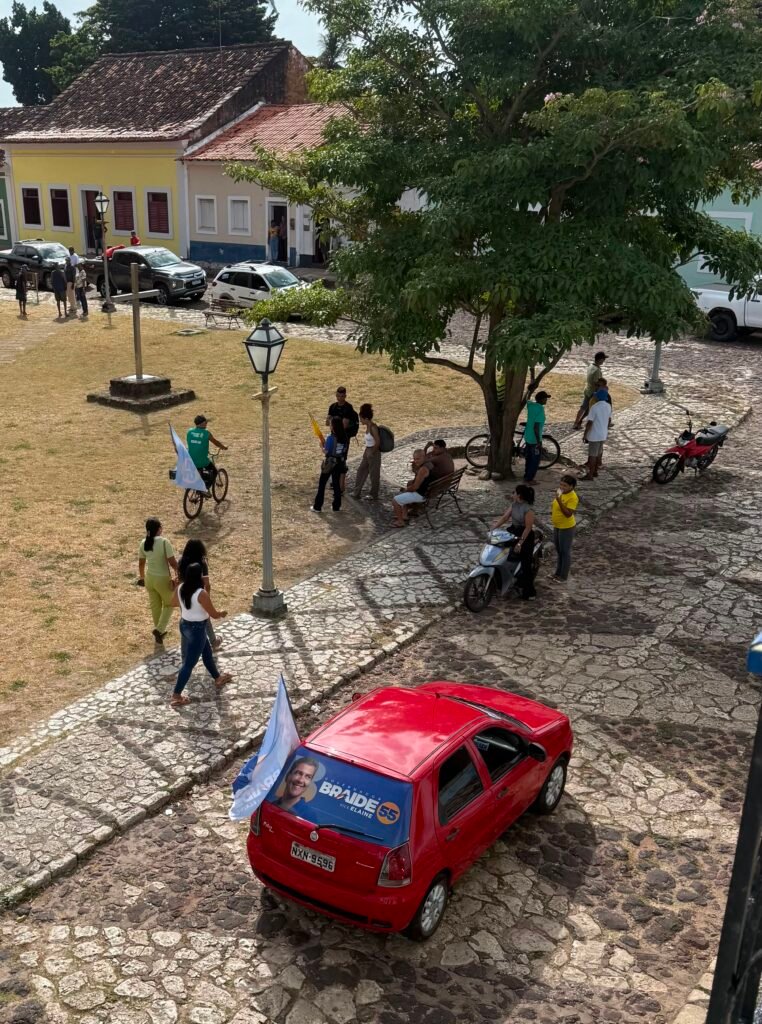 Protesto por serviços bancários vira palanque político em Alcântara Protesto por serviços bancários vira palanque político em Alcântara