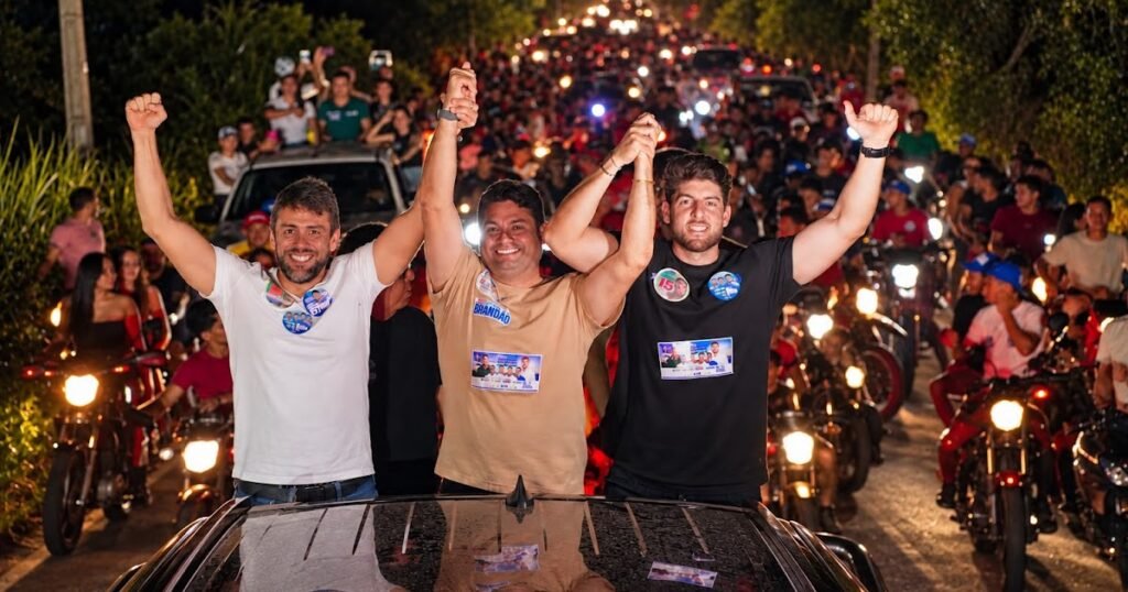 Lago Verde vai às ruas com Alex Almeida, Davi Brandão e Pedro Lucas e mostra que está com quem tem compromisso com os lagoverdenses Lago Verde vai às ruas com Alex Almeida, Davi Brandão e Pedro Lucas e mostra que está com quem tem compromisso com os lagoverdenses