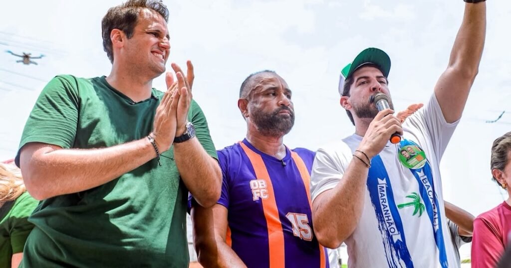Em Bacabal, Davi Brandão, Roberto Costa e time político e levam multidão às ruas Em Bacabal, Davi Brandão, Roberto Costa e time político e levam multidão às ruas