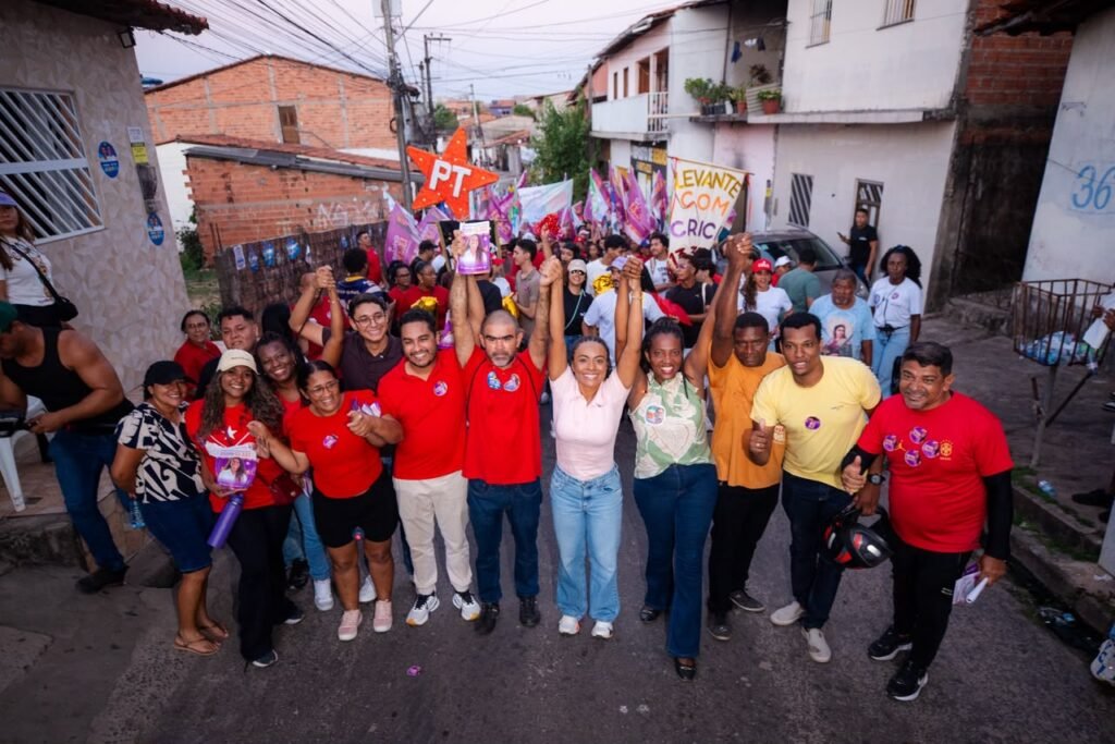 Cricielle reúne mais de 200 pessoas em caminhada no Coroadinho e Bom Jesus e amplia força da campanha Cricielle reúne mais de 200 pessoas em caminhada no Coroadinho e Bom Jesus e amplia força da campanha