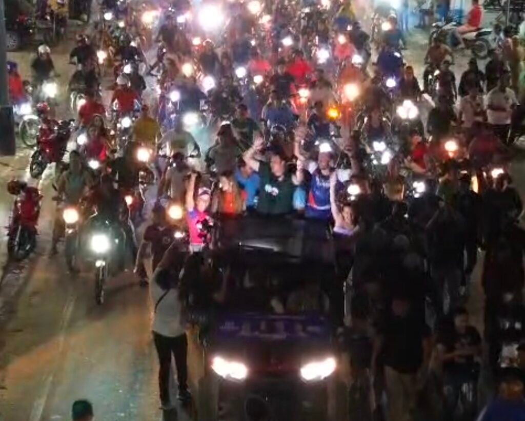 Mais uma grande ‘motocarreata do 15’ leva milhares de pessoas às ruas de Tuntum com Orleans Brandão Mais uma grande ‘motocarreata do 15’ leva milhares de pessoas às ruas de Tuntum com Orleans Brandão