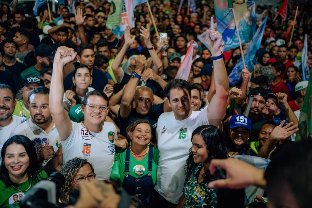 Vinícius Ferro faz arrastão histórico em Coroatá e chega à reta final de campanha reforçando o convite para a Carreata da Vitória em São Luís com Orleans Brandão Vinícius Ferro faz arrastão histórico em Coroatá e chega à reta final de campanha reforçando o convite para a Carreata da Vitória em São Luís com Orleans Brandão
