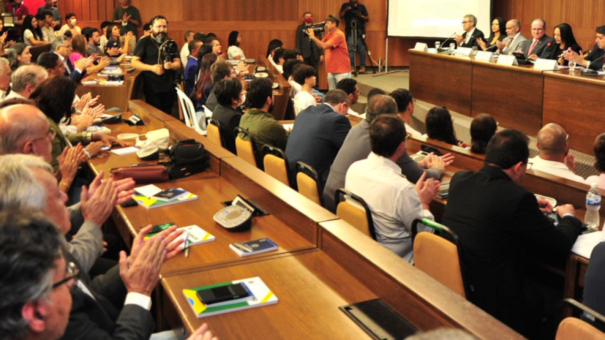 O seminário reuniu representantes do setor energético, autoridades públicas, entidades de classe e da sociedade civil