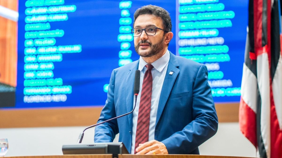 Dr Yglésio contestou a oposição por defender em discuso uma prática diferente da que exerce no dia a dia