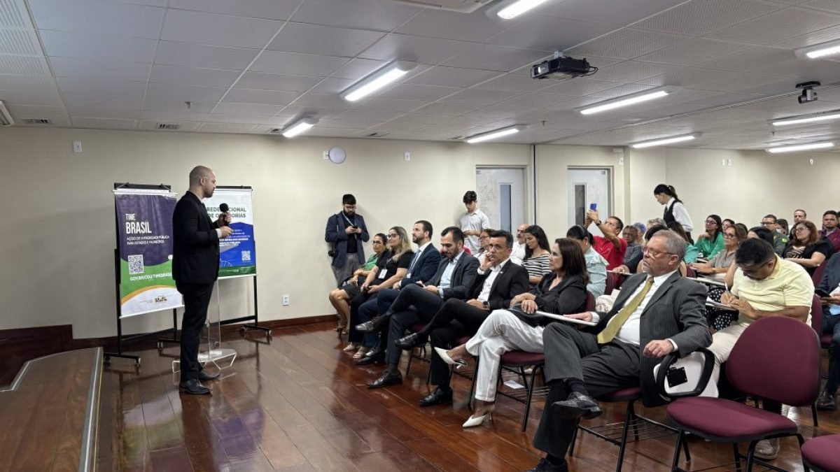 Selene Coelho de Lacerda representou o MPMA em evento no TCE-MA