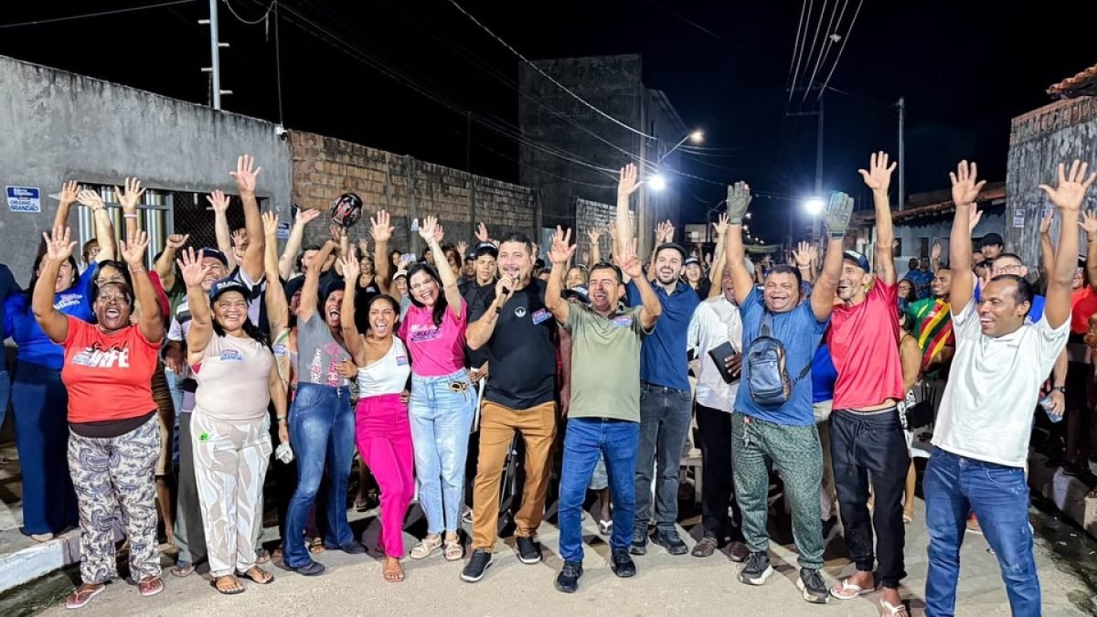 Já em São Luís_ ontem encerramos o dia com um encontro muito proveitoso na Cidade Olímpica_ ao lado do nosso vereador _edson_gaguinho.__Foi um momento d(