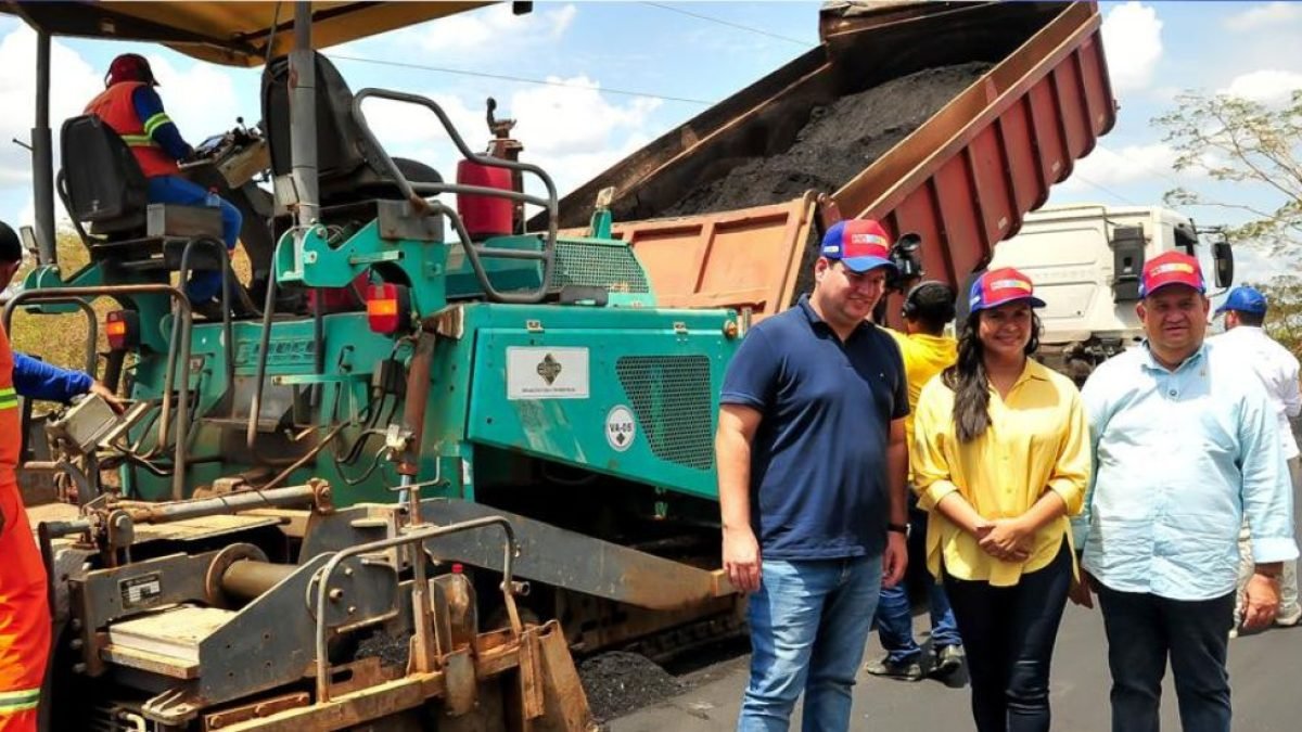 Ana do Gás, Fred Maia e João Batista Segundo vistoriaram o trabalho de requalificação da MA-014
