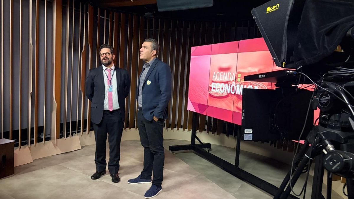 cf4a0de3-cb7b-45b4-b363-ee6eb3bd4562 (1)