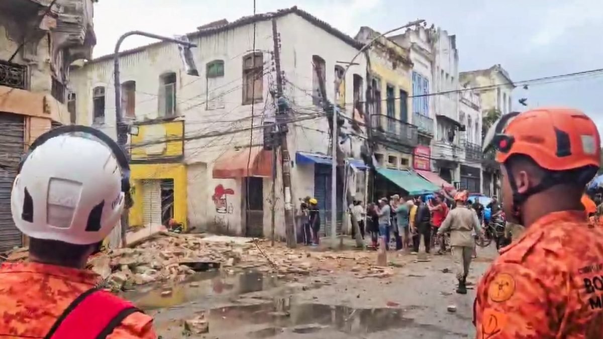 desabamento_em_uma_edificacao_residencial02.jpg